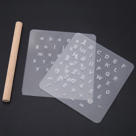 Outils d'impression à caractères mobiles pour le cuir, permettant d'imprimer des lettres et des chiffres sur des articles en cuir. (1/2)