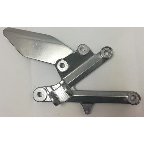 Yamaha 4BA-F7443-00-38 Soporte 3 reposapiés TZR 50 96-00