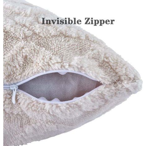 Lot de 2 housses de coussin beiges en peluche crème douce 45 x 45 cm, taies d'oreiller carrées de style bohème avec taies d'oreiller courtes et mouses en fausse laine pour canapé, chambre à coucher, s (1/3)