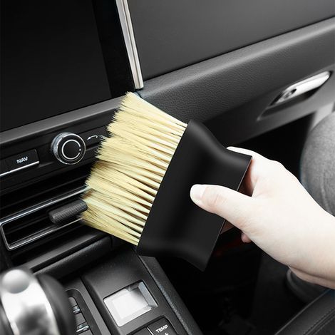 Brosse de nettoyage auto pour intérieur, brosse douce anti-poussière, détail tableau de bord et aérations, habitacle voiture, accessoire de nettoyage polyvalent. (1/5)