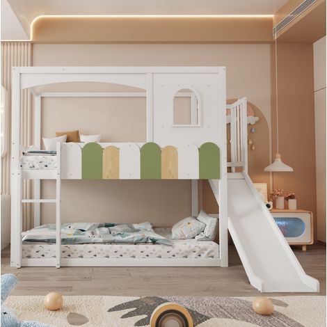 Letto a castello per bambini 90x200 cm a casetta bianco con scivolo, scala e finestre OKWISH (1/5)