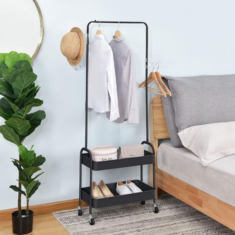 Portant à vêtements 2 en 1 portant à vêtements avec panier en métal à 2 niveaux, chariot de rangement roulant, support de rangement pour vêtements sur roulettes pour la maison, la chambre à coucher (1/5)