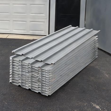 Abri de jardin coloris gris clair en acier 129 x 45 x 1 cm (1/5)