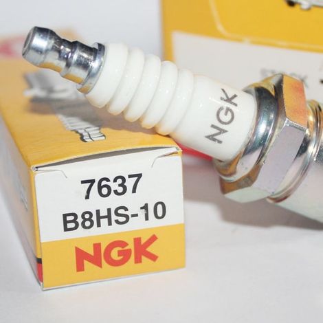 Bougies d'allumage automobiles NGK compatibles 7637 B8HS-10 - Qualité garantie (1/3)