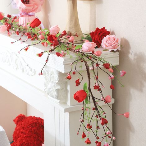 Guirlande Artificielle En Forme De Coeur - Vigne De Baies Simulées Avec Tulipes - Décoration Intérieure Et Extérieure Pour Saint-Valentin Anniversaire Fêtes - 1 Pièce (1/5)
