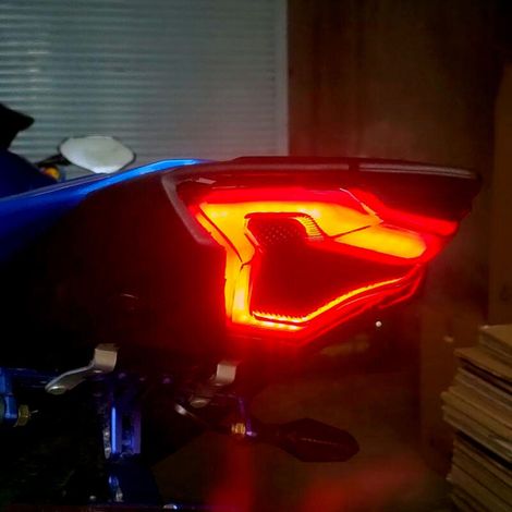 Fanale posteriore a LED per moto, luce freno con indicatori di direzione di ricambio, per Yamaha YZF R3 R25 Y15ZR MT07 FZ07 LC150 (1/5)