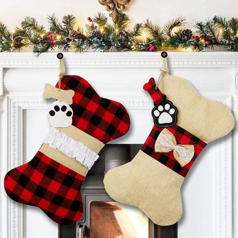 Juego de 2 calcetines navideños para perros, con forma de hueso, estampado de cuadros búfalo, decoración colgante para interiores. (1/5)