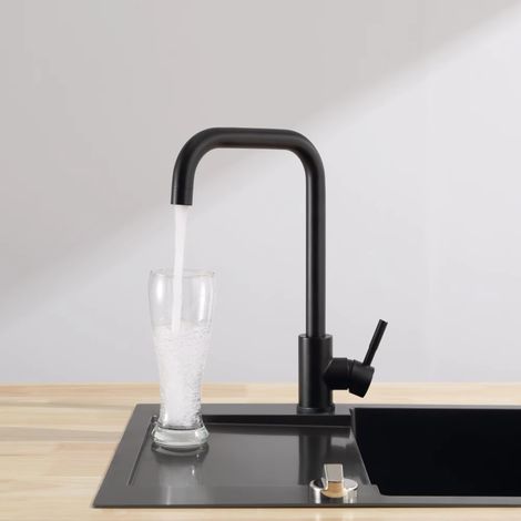 Mitigeur cuisine noir forme 7 – Levier unique – Rotation 360° – Écoulement fluide – Design élégant