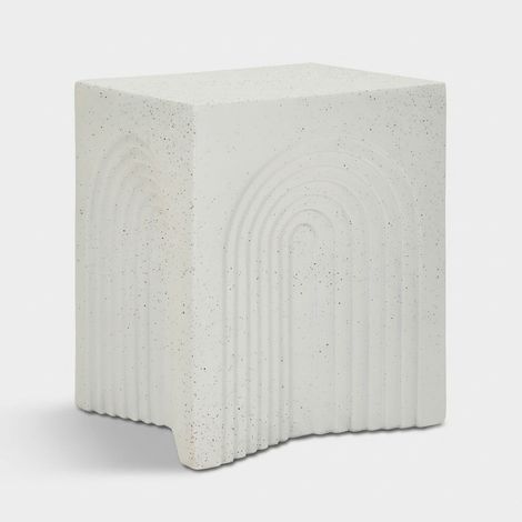 Mesa auxiliar moderna para interior y exterior en MGO Arc (1/5)