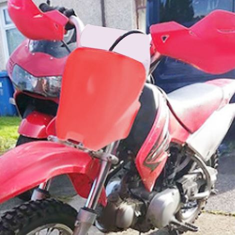 Plaque avant moto robuste haute performance en plastique rouge pour CRF70, panneau numéro durable résistant aux chocs, accessoire tout-terrain (1/5)