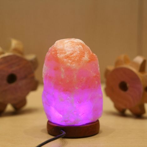 Natürlich geformte, farbwechselnde Himalaya-Salzlampe, USB-betrieben und mit einer LED-Lichtquelle ausgestattet, kristalline Salzlampe, natürliche Landschaftsbeleuchtung. (1/4)