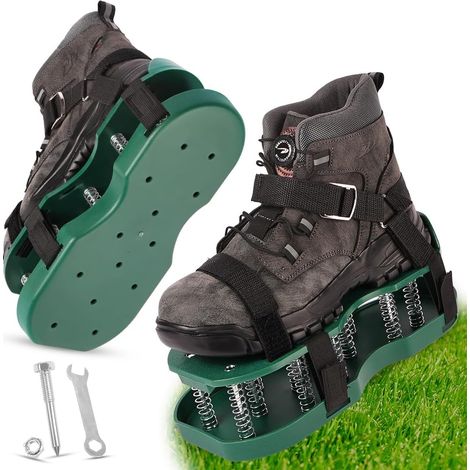 Sandales Aérateur Pelouse, 1 Paire 45mm Aérateur de Pelouse avec 13 Clous et Clé, Base de Ressort Verte, Chaussure à Gazon Ajustable, pour Aerateur Gazon. (1/5)