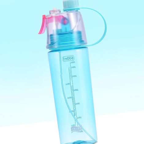 Transparente Wassersprühflasche mit Skala, 600 ml, großes Fassungsvermögen, aus hellblauem Kunststoff, ideal für Sport, Wandern und Picknicks. (1/5)