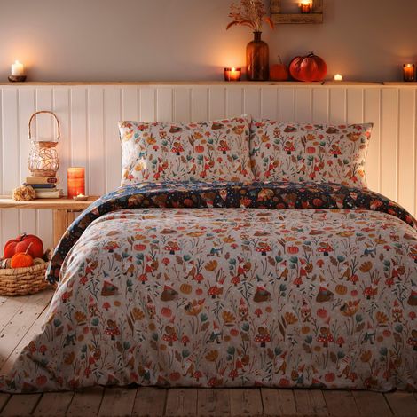 Housse de Couette Autumn Gonks 140 x 200 cm Réversible 2 Couleurs 1x taie d'oreiller Literie Woodland en Naturel et Bleu Marine Housse de Couette Champignon et Citrouille (1/4)