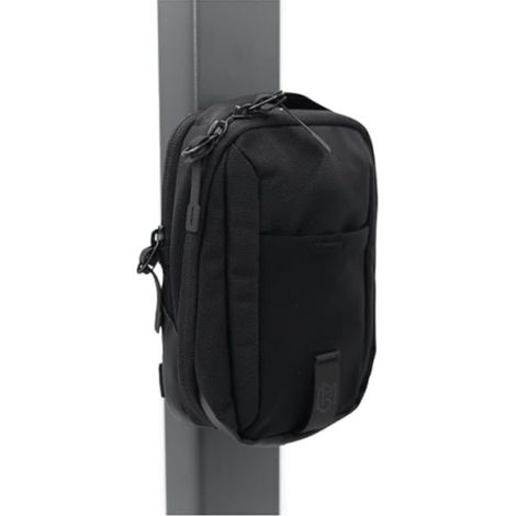 sac portable sport gnétique portable pour le sport, imperméable et durable design minimaliste la sal (1/4)