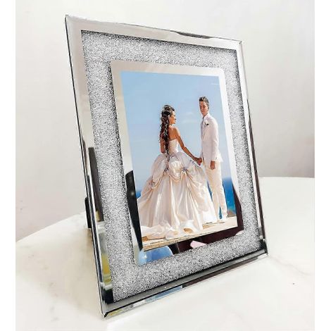 Eleganter, funkelnder silberner Bilderrahmen für Hochzeitsfotos und Wanddekorationen, glänzende Oberfläche, edles Design zur Präsentation von Erinnerungen. (1/5)