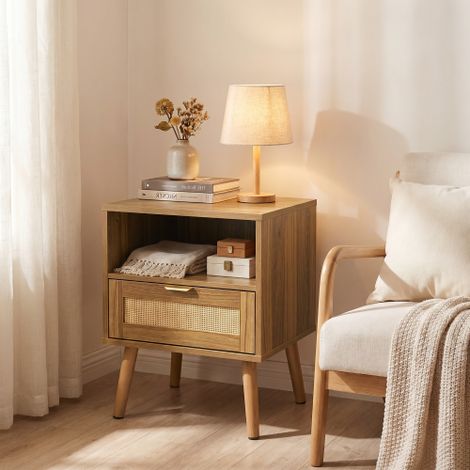 Table de chevet en rotin aspect noyer, table de chevet de style bohème avec étagère ouverte, table de chevet de style Mid-Century Modern avec poignées dorées, dimensions : 45 x 40 x 55 cm (1/5)