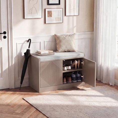 UEV Banc à Chaussures 2 Portes, Banc d'entrée, Meuble Chaussure de Rangement avec Coussin Rembourré, Motif de Ligne, Style Scandinave, pour Entrée, Couloir, 70 x 37 x 46,5 cm, Cachemire (1/5)