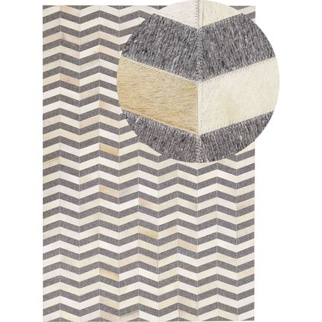 Tappeto in Pelle Jacquard Grigio e Beige Motivo Geometrico 160 x 230 cm Baggoze
