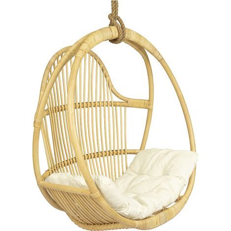 Vente-Unique – Fauteuil suspendu en rotin naturel – 1 place – Coussin inclus – Charge maximale 120 kg – Dimensions 95x106x55 cm