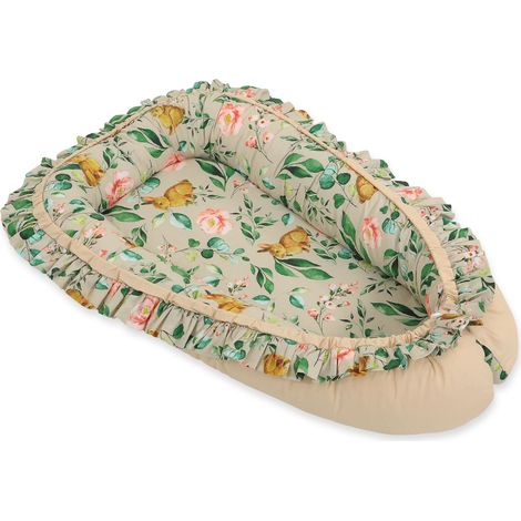 Baby Kokon Laufstall Wickeltuch Premium mit Rüschen - Kaninchen mit Blumen (1/5)
