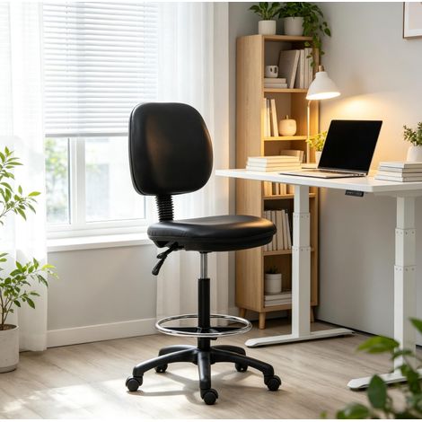 Silla de oficina giratoria regulable con respaldo, negra, con ruedas DESVIAE (1/5)