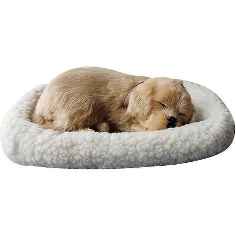 Peluche réaliste représentant un chien endormi et respirant, avec un tapis décoratif pour animaux. (1/3)