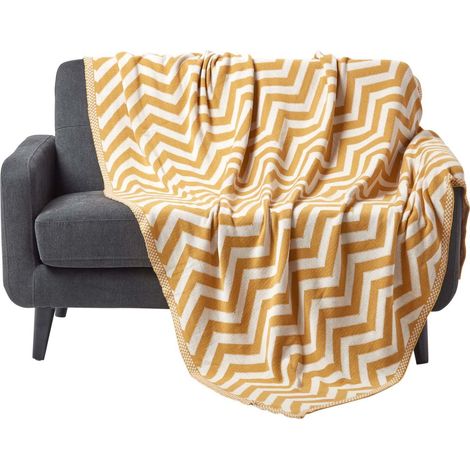 HOMESCAPES Mustard Chevron Cotton Knitted Throw, 130 x 170 cm