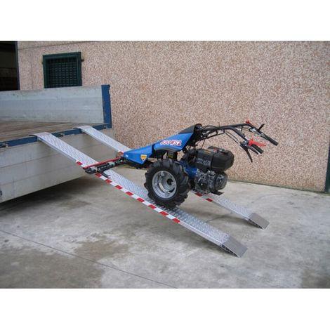 Rampa di 3.00m - Alt. raggiungibile 900mm - Portata max per un paio 598kg per interasse 1000mm -Prezzo unitario - M040B2/30US