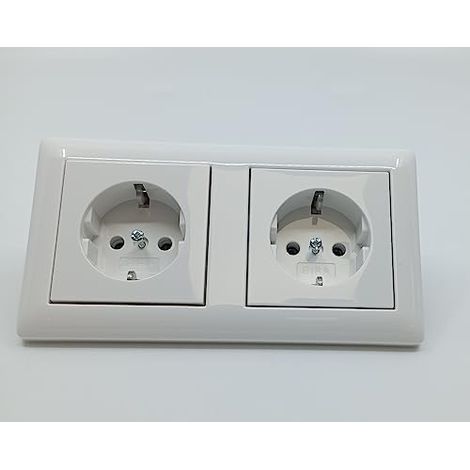 GIRA 492227 DOUBLE PRISE AVEC CADRE IP20 BLANC BRILLANT 479303