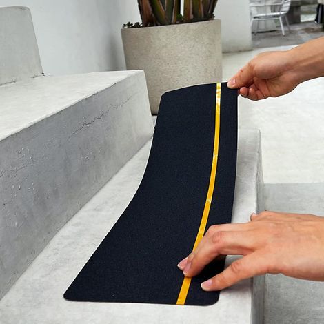 (Pack of 5) Anti-slip tape 15 cm x 61 cm, stair treads with reflective strip, for outdoor and indoor use (1/5)