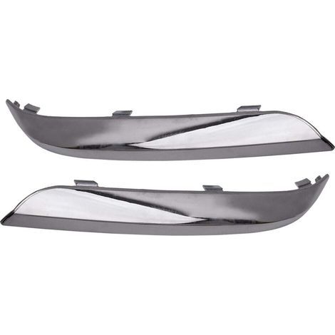 Paire de baguettes chromées (gauche et droite) pour le pare-chocs avant des Mercedes-Benz 300 Accent (modèles 2011, 2012, 2013 et 2014). Références : 68127941AB et 68127940AB. (1/3)