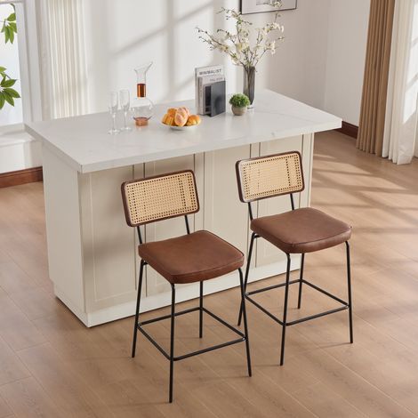 Lot de 2 tabourets de bar, Chaise haute pour îlot central, Dossier en rotin tressé et assise rembourrée en simili-cuir vintage, Marron (1/5)