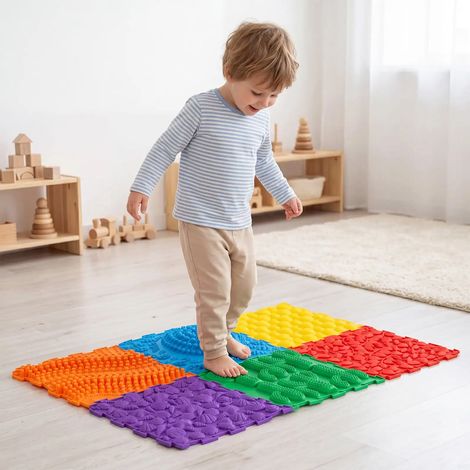 Tapis sensoriels emboîtables multicolores 6 pièces en TPE souple avec reliefs et fond antidérapant pour salle de jeux et parc (1/5)