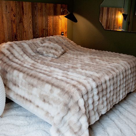 Plaid ou Jeté de Lit Imitation Fourrure Doux Marron Brun 130x160 cm (1/3)