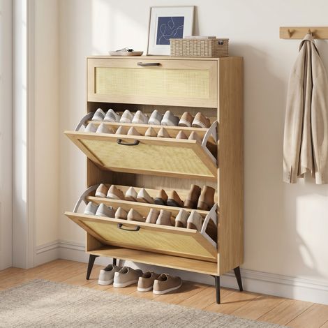 Schuhschrank aus Holz mit Rattan-Optik 80x24x114 cm, extra schmaler Schuhkipper mit 3 Klappen und Schublade, atmungsaktive Front, moderner Boho-Stil, Eiche hell (1/5)