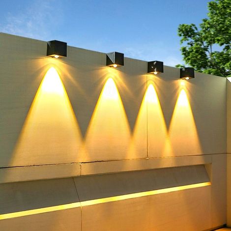 Lot de 4 appliques murales solaires d'extérieur, étanches,pour jardin, terrasse, cour, porte d'entrée, balcon, garage,trottoir(lumière blanche chaude) (1/5)