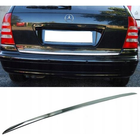 Finitura cromata per il portellone posteriore della Mercedes Classe C S203 Station Wagon. (1/5)
