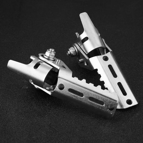 Modification de moto BMW R1200GS 13-17 avec repose-pieds avant montés sur le pare-chocs (1/5)