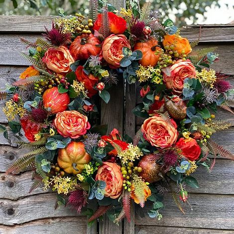 Herbstlicher Weihnachtskranz mit Pfingstrosen und Kürbis - 30 x 30 cm (1/5)