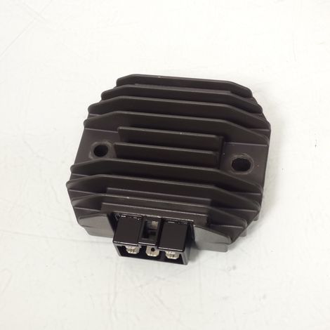 [PRODUIT D'OCCASION] Régulateur de tension origine pour scooter Peugeot 50 Elystar (1/2)