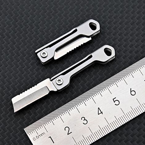 Miniatur-Klappmesser mit quadratischem Kopf aus Edelstahl, scharf und tragbar, ideal zum Auspacken von Paketen, als Schlüsselanhänger oder kleines Taschenmesser. (1/5)