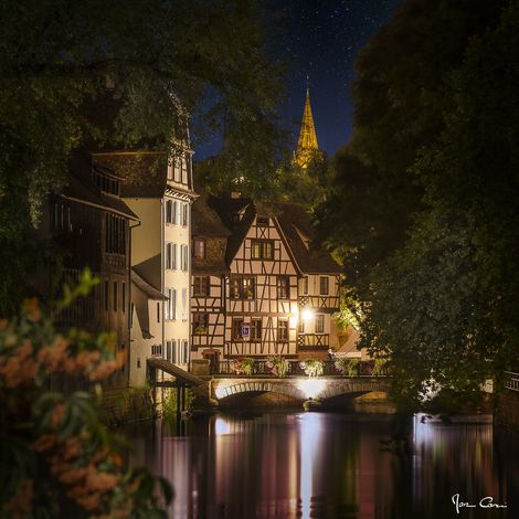 Tableau sur verre synthétique clocher cathédrale de Strasbourg la nuit 90x90 cm - Impression sur Verre synthétique - Image HD imprimée sur Verre synthétique - Tableau mural décoratif - Fabriqué en Fr (1/5)
