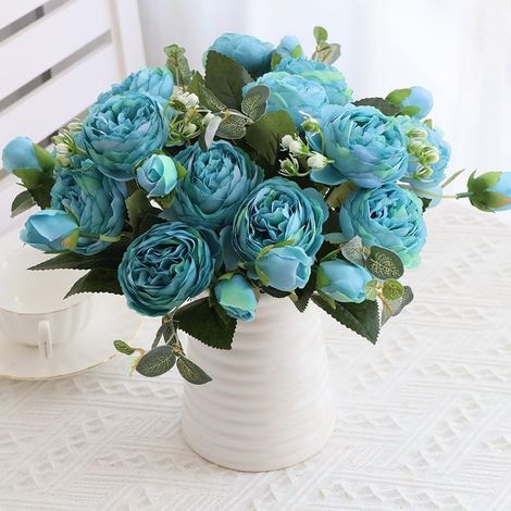 Trois fleurs de pivoine factices bleues tissu soie, composition florale centre de table domestique et cérémonie nuptiale (1/5)