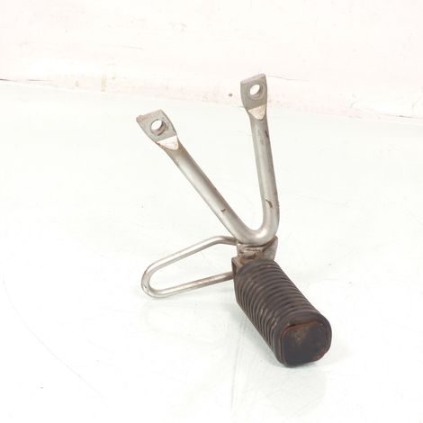 [PRODUIT D'OCCASION] Platine repose pied passager droit origine pour moto Suzuki 50 (1/2)