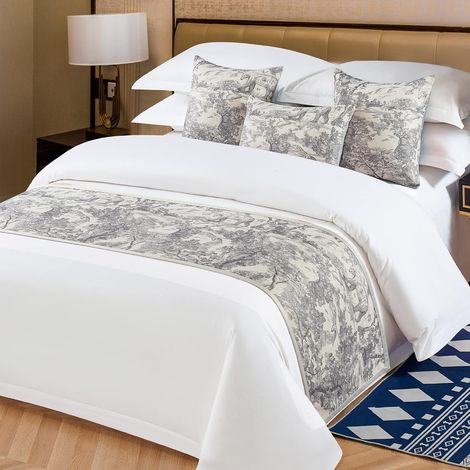 Écharpe de lit florale en 100 % microfibre résistante à la décoloration pour décoration de chambre à coucher, mariage, gris, lit double (1/3)