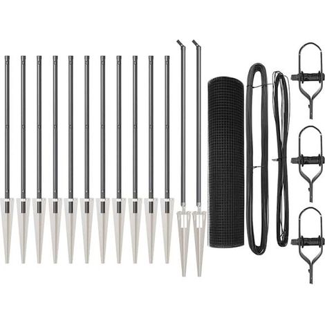 Treillis métallique soudé avec clous en acier gris et motif en grille.