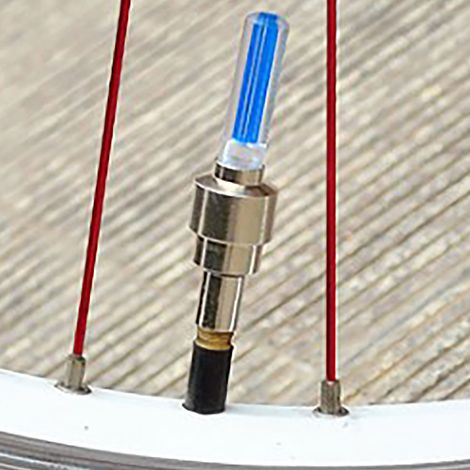 Zwei LED-Leuchten für Fahrradräder, blaue dekorative Kunststofflichter für Fahrradreifen, mit Batterien zum Nachrüsten. (1/5)