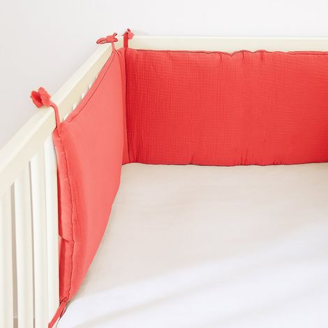 Tour de Lit Bébé en Double Gaze de Coton Bio Motif Fraise 60x120 et 70x140 cm - PANGIVO (1/5)