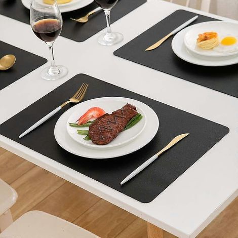 Lot de 6 sets de table noirs imperméables en similicuir résistant à la chaleur, parfaits pour décorer la table de la cuisine ou de la salle à manger. Faciles à nettoyer, ils conviennent à une utilisat (1/4)